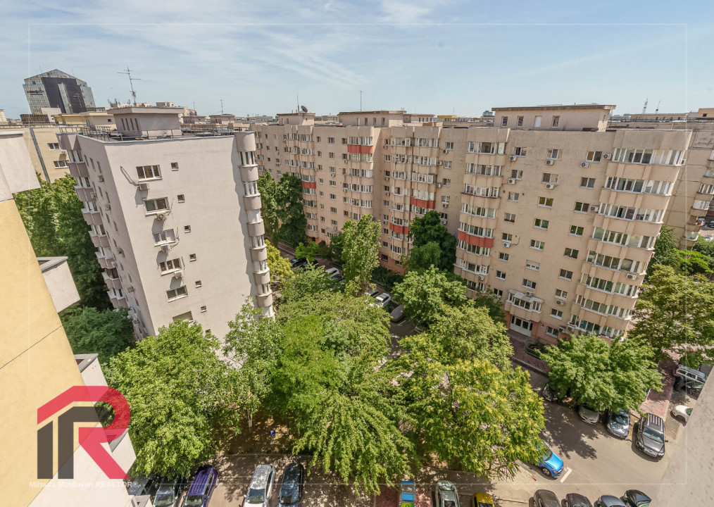 3 CAMERE STRADAL NERVA TRAIAN - zona UNIRII - bloc 2000