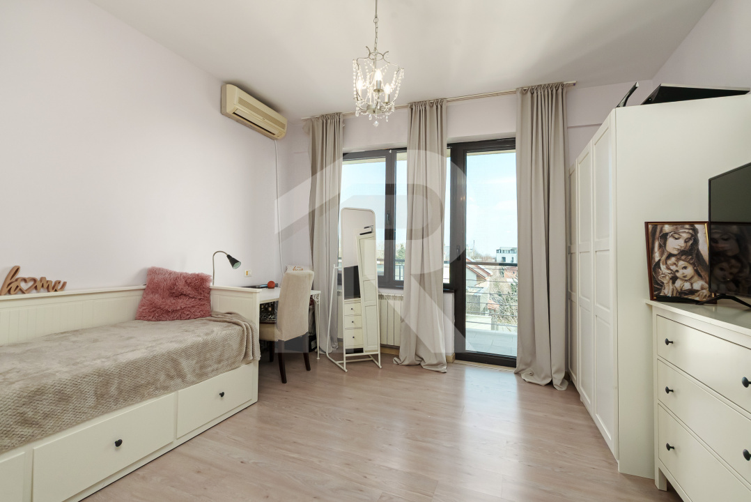 Apartament cu 4 camere, vedere către Pădurea Băneasa, zona Erou Iancu Nicolae