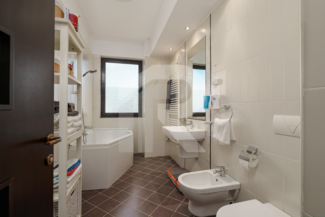 Apartament cu 4 camere, vedere către Pădurea Băneasa, zona Erou Iancu Nicolae