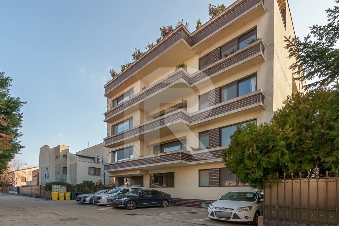 Apartament cu 4 camere, vedere către Pădurea Băneasa, zona Erou Iancu Nicolae