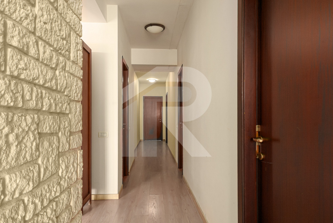 Apartament cu 4 camere, vedere către Pădurea Băneasa, zona Erou Iancu Nicolae
