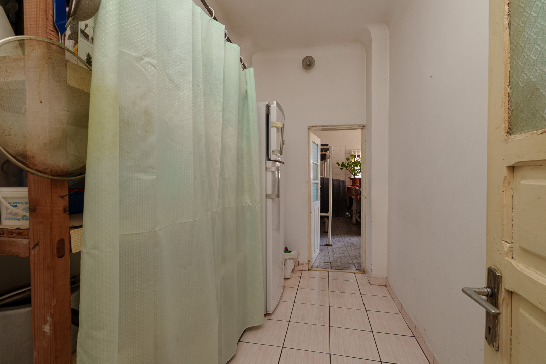 Casă individuală cu 2 corpuri, curte proprie, 253mp teren, zona Sălaj