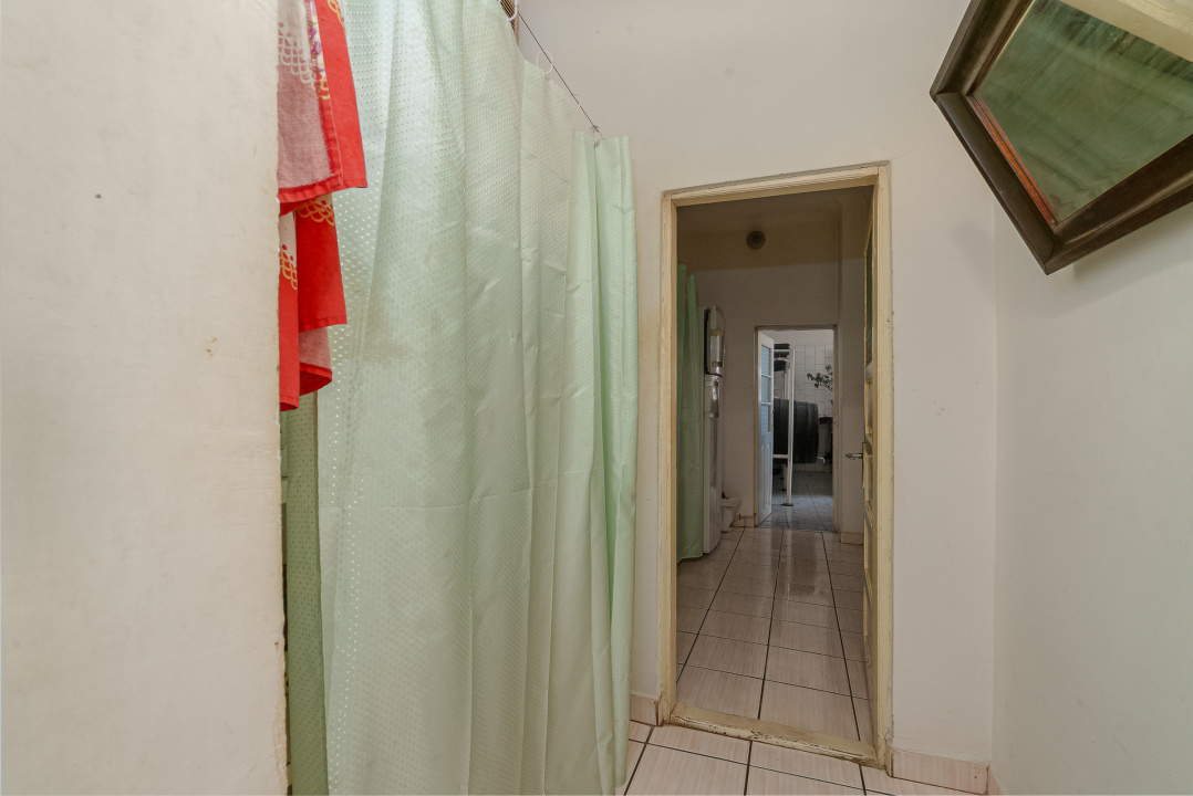 Casă individuală cu 2 corpuri, curte proprie, 253mp teren, zona Sălaj