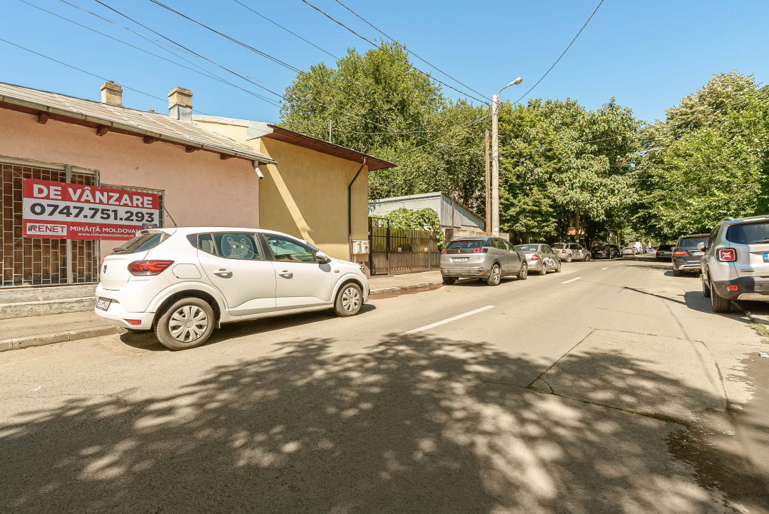 Casă individuală cu 2 corpuri, curte proprie, 253mp teren, zona Sălaj