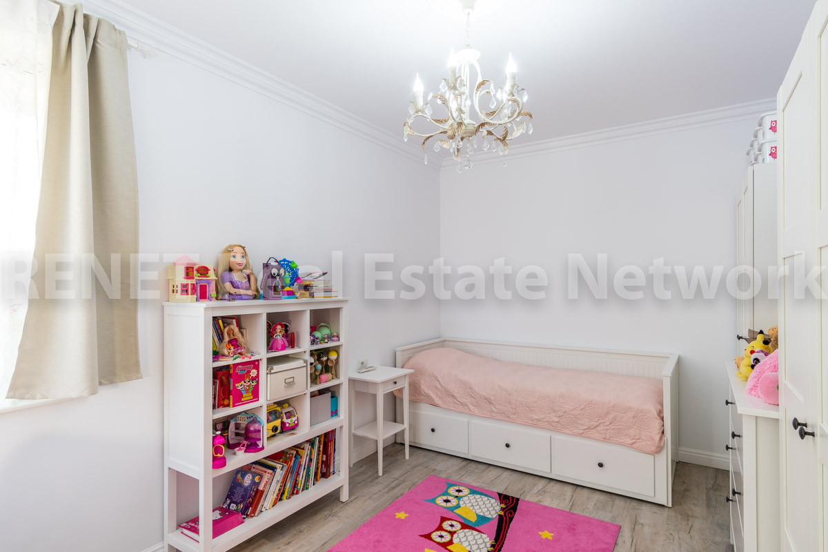 CASA FAMILIEI TALE - SOSEAUA CERNICA