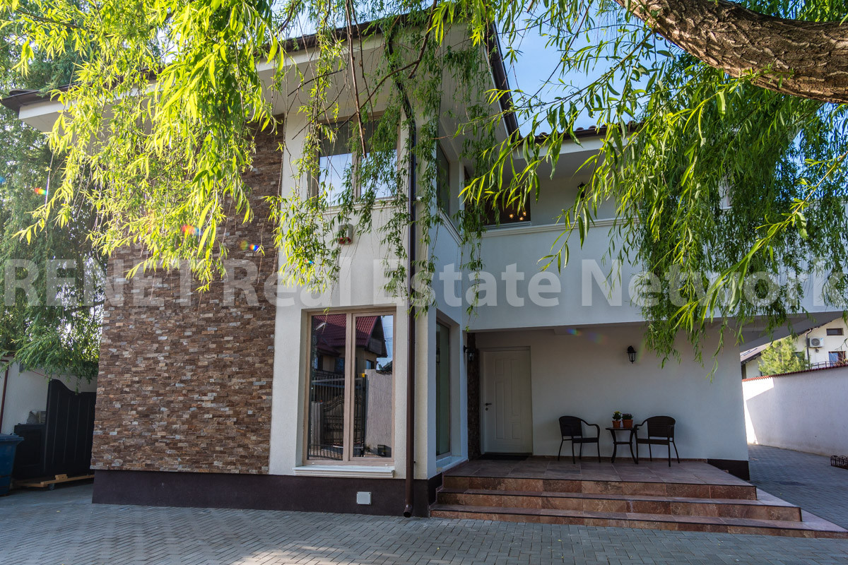 CASA FAMILIEI TALE - SOSEAUA CERNICA